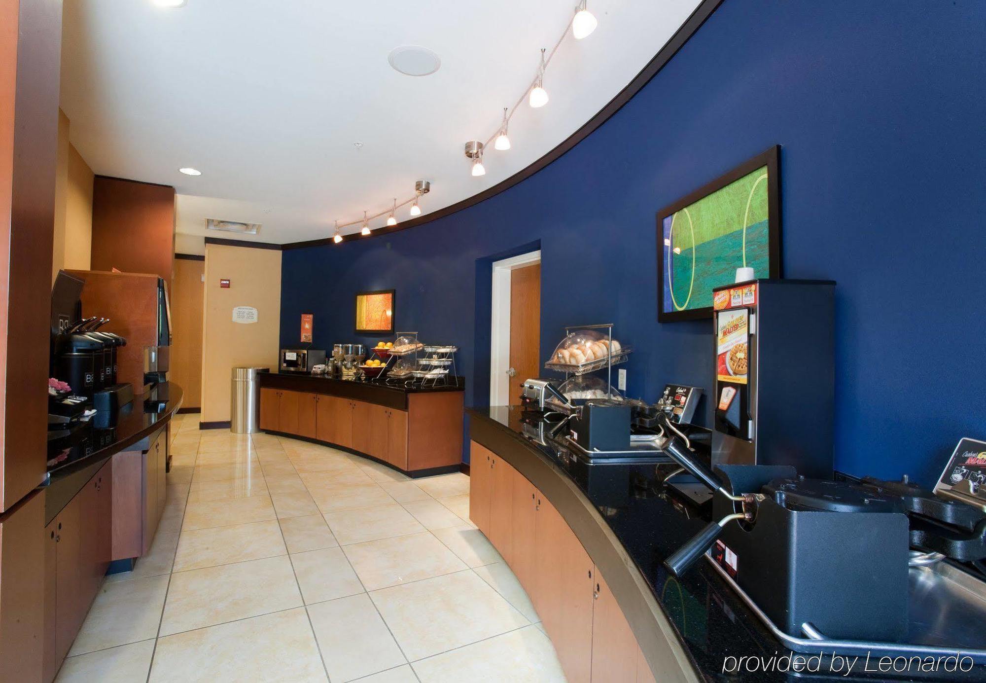 Fairfield Inn & Suites By Marriott Houston Conroe Restaurant photo